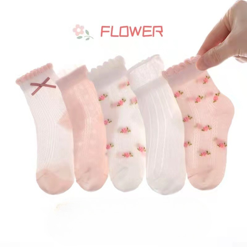 Baby Clothing Knitting Patterns - Chaussettes pour filles, motif de fleurs